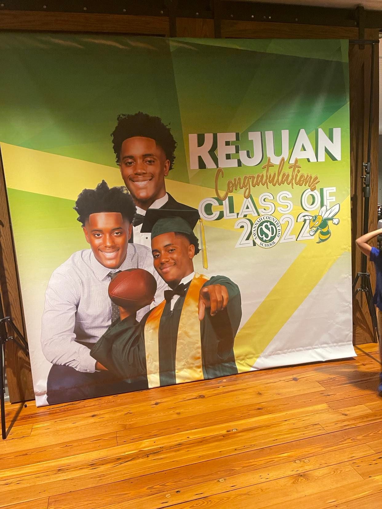 Custom vinyl banner for small business owners and organizations. For personal or business use.
